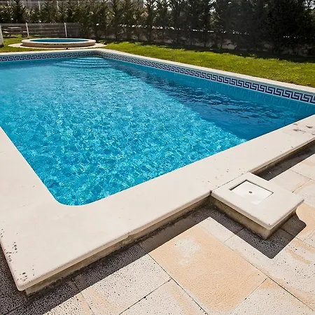Villa Vista Real *